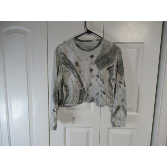 Freeze Grey Croptop - Picture 1 of 3